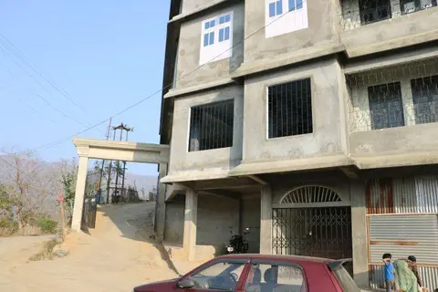 Lorrain English School - Side view